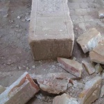 سنگ مزار امیراویس معروف به 'سنگ سفید'
